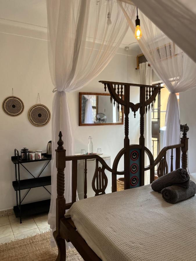 Bed and Breakfast 30 Wilson Джинджа Экстерьер фото