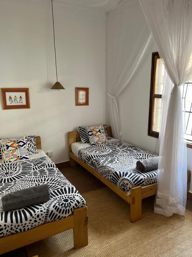 Bed and Breakfast 30 Wilson Джинджа Экстерьер фото