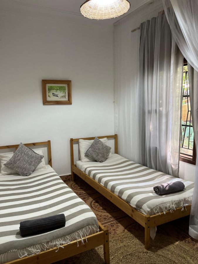 Bed and Breakfast 30 Wilson Джинджа Экстерьер фото