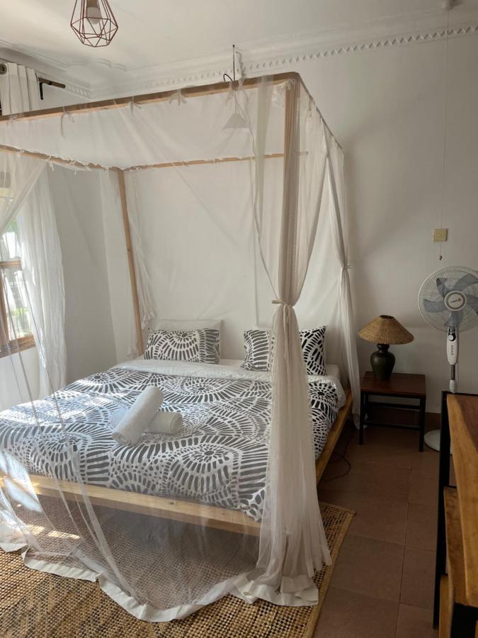 Bed and Breakfast 30 Wilson Джинджа Экстерьер фото