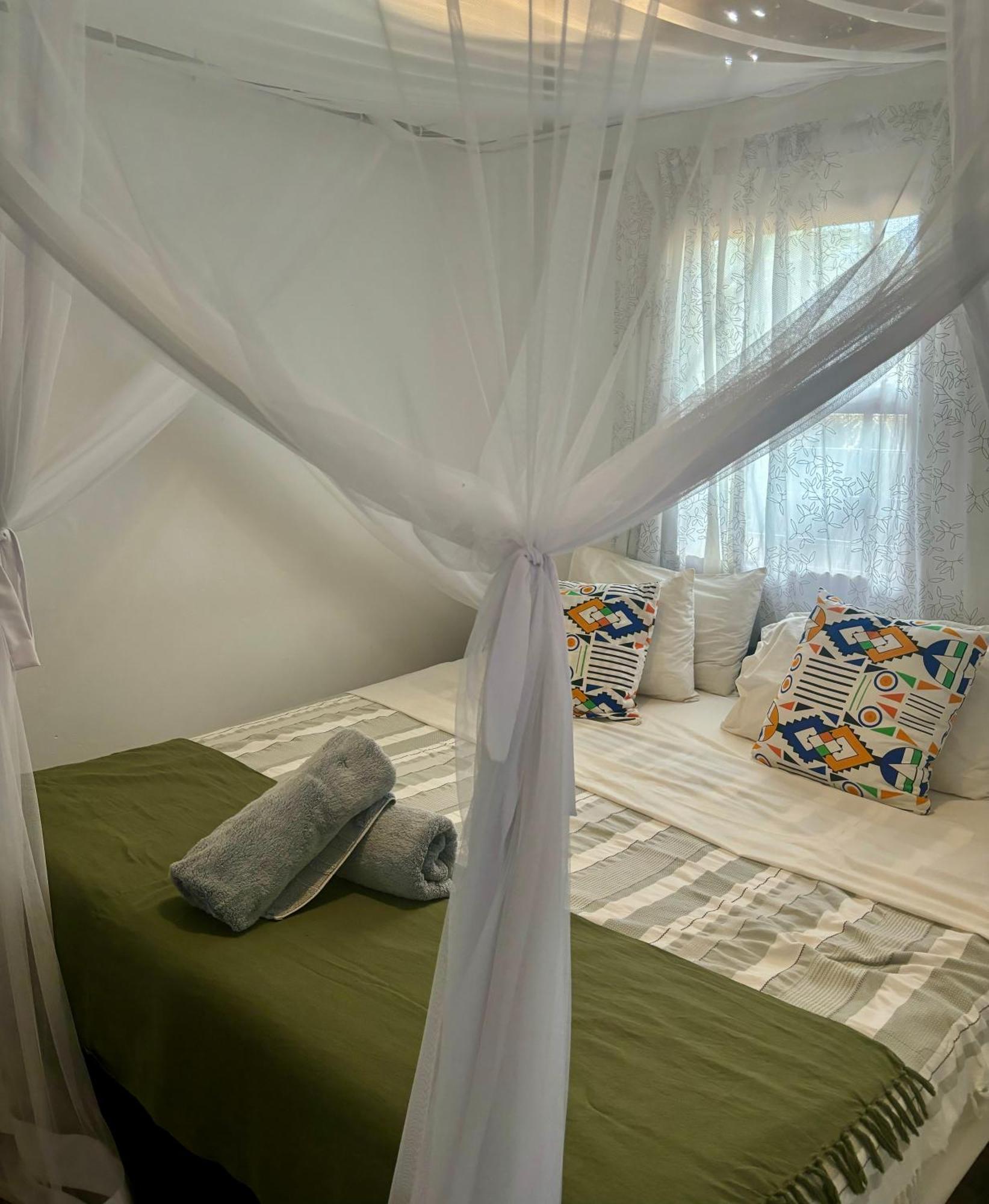 Bed and Breakfast 30 Wilson Джинджа Экстерьер фото